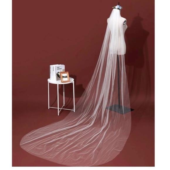 Stunning bridal veil - Picture 2 of 4